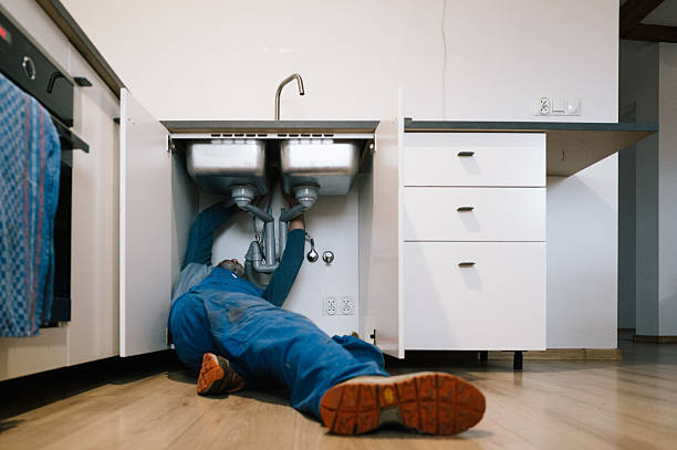 Professional Leak Detection technician working in Green Valley, IL